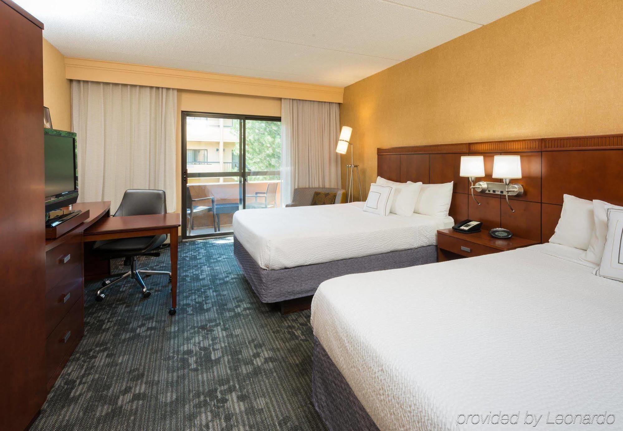 Courtyard Chicago Wood Dale / Itasca Hotel Екстериор снимка